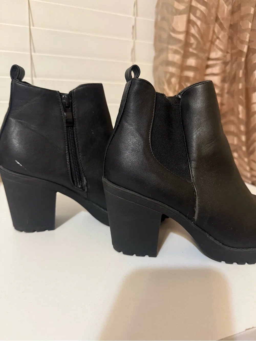 TOP Moda Black Chunky Heel Chelsea Ankle Boots